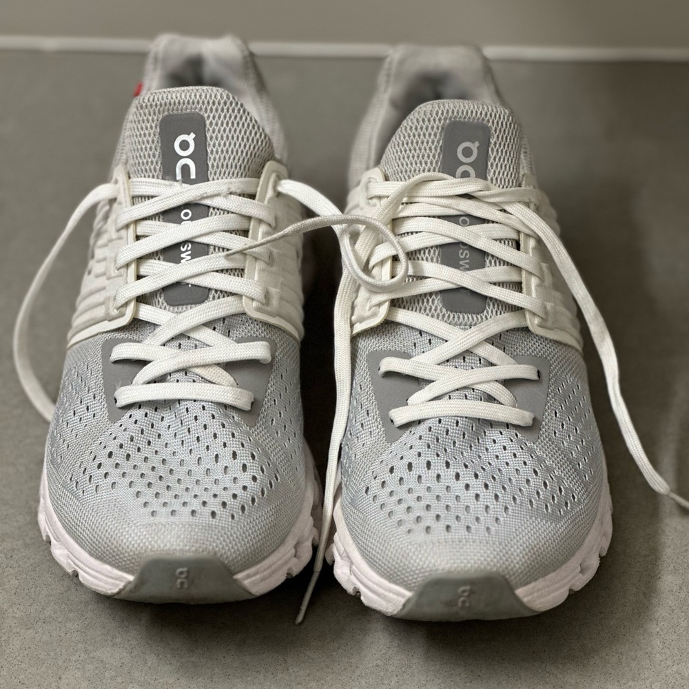 On Running Women's Athletic Shoes in Light Gray and White - Picture 4 of 5